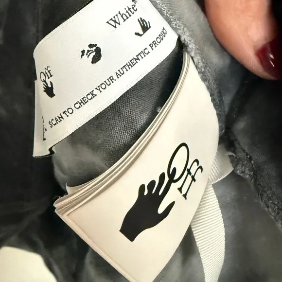 Off-White Men's Arrow Tie Dye Sim-Fit T-Shirt Medium - Picture 8 of 12